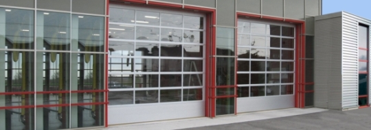 Панорамные секционные ворота Alutech серии AluTherm